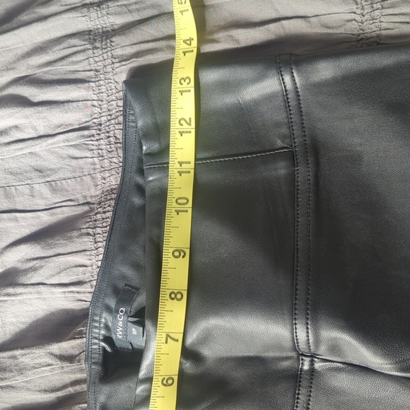 RW&CO. Black Faux Vegan pull on Leather Pants With Elastane - BNWOT - Picture 6 of 6